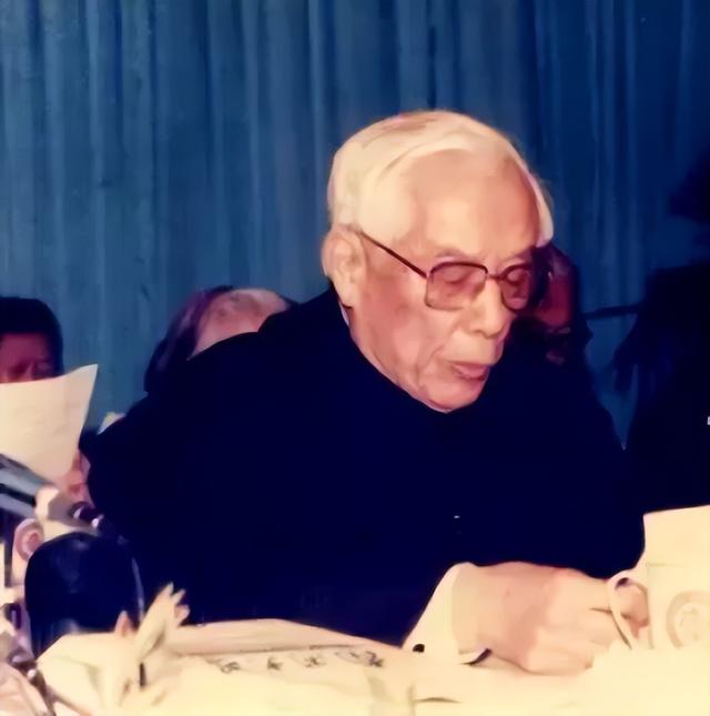 北大校长周培源:60年只爱她一人,每天都和校花妻子说“我爱你”