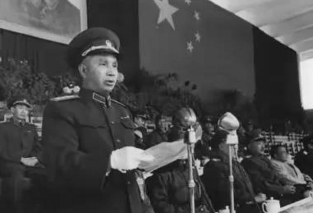 三野名将不听粟司令调遣,出言不逊后甩手离去,主席:立即撤职