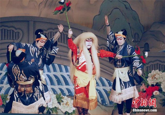 东西问丨日本京剧院院长吴汝俊:如何让京剧之美浸润海外观众心田?