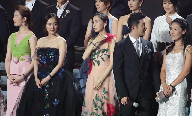 当杨颖和杨幂同穿中式绿袍,才发现演艺圈时尚圈的差别看气质!