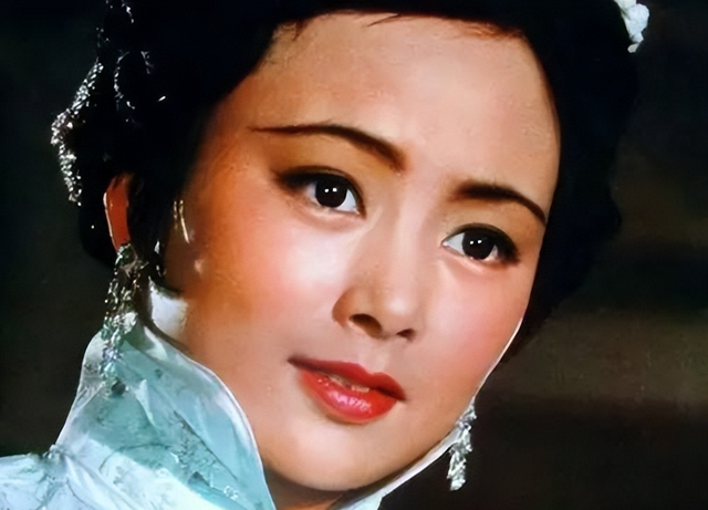68岁无儿无女,至今未再婚的张瑜,与74岁前夫张建亚处境大不相同