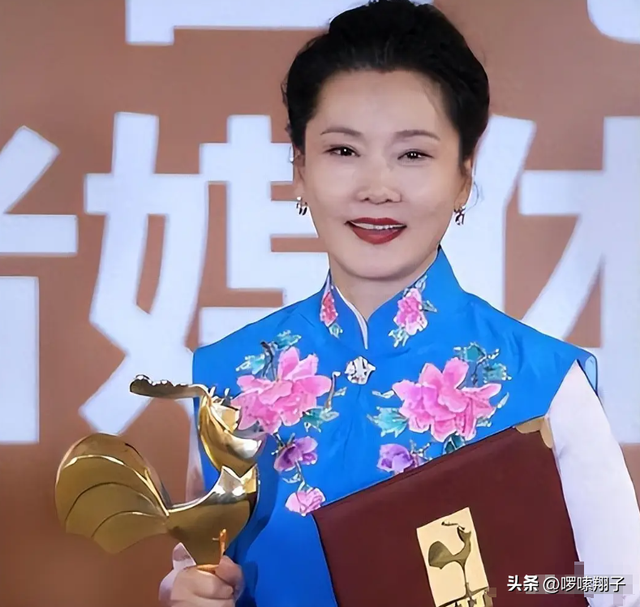 何赛飞:25岁嫁老师的儿子,婚后10年选择做丁克,如今终苦尽甘来