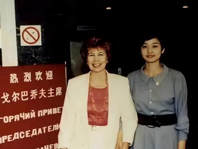 中国第一女保镖边梅,曾穿8斤钢板保护外宾,亿万身家至今仍单身