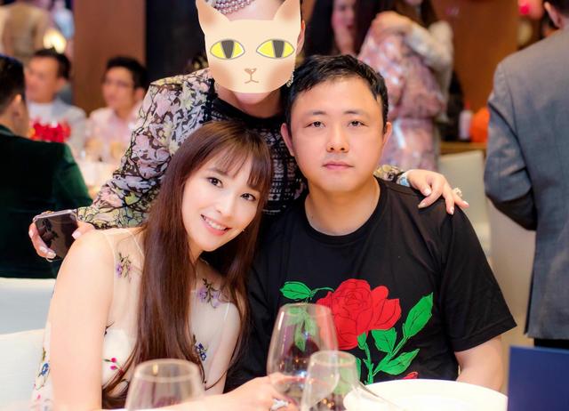 吴佩慈宣布封肚,晒出一堆奶瓶告别孕妇生涯!四娃在手仍没名分