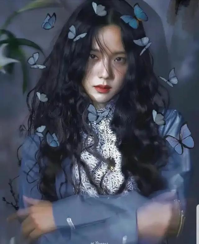 打败热巴娜扎,连续三年获得世界首美,金智秀到底啥来头
