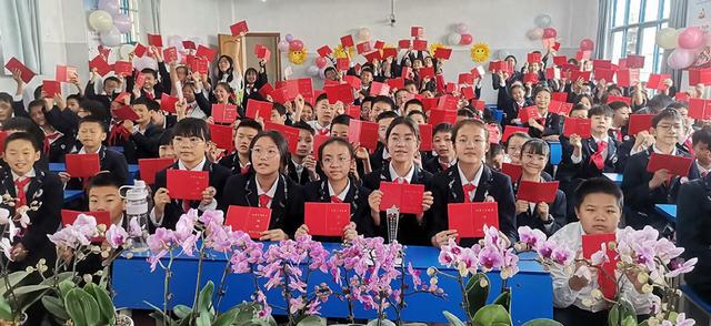 西山区丹霞路小学送给六年级学子毕业祝福:愿你乘风起 逐梦新征程