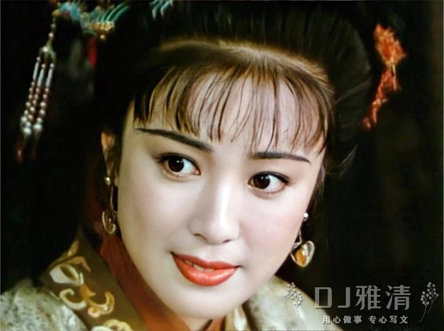 同样是演“薛宝钗”，把张莉和傅艺伟，放在一起看，差别就出来了