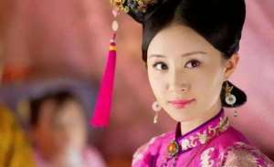 董鄂(贞妃董鄂氏：中国封建社会最后一位殉葬的嫔妃)