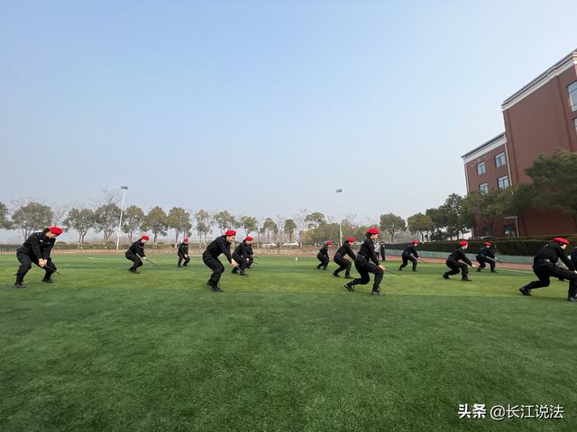 武汉公安女子特警大队：铁血柔情书丹心 英雄城市绽芳华