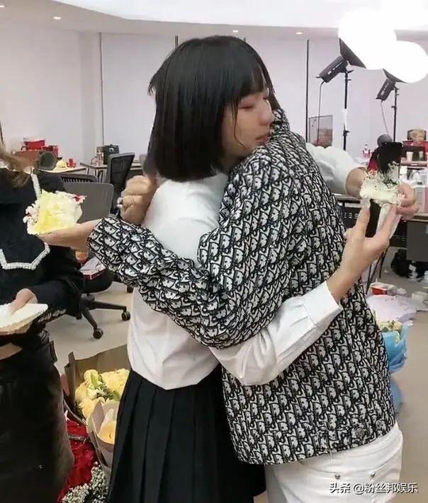 徐婕带货首秀破2亿,都是师父师兄功劳,辛巴评价成不了A级主播