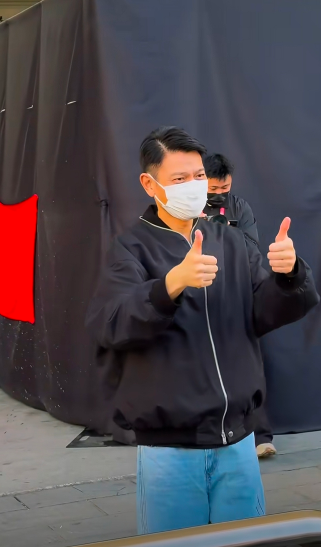 刘德华本人现身体育馆被偶遇,真实身高被质疑