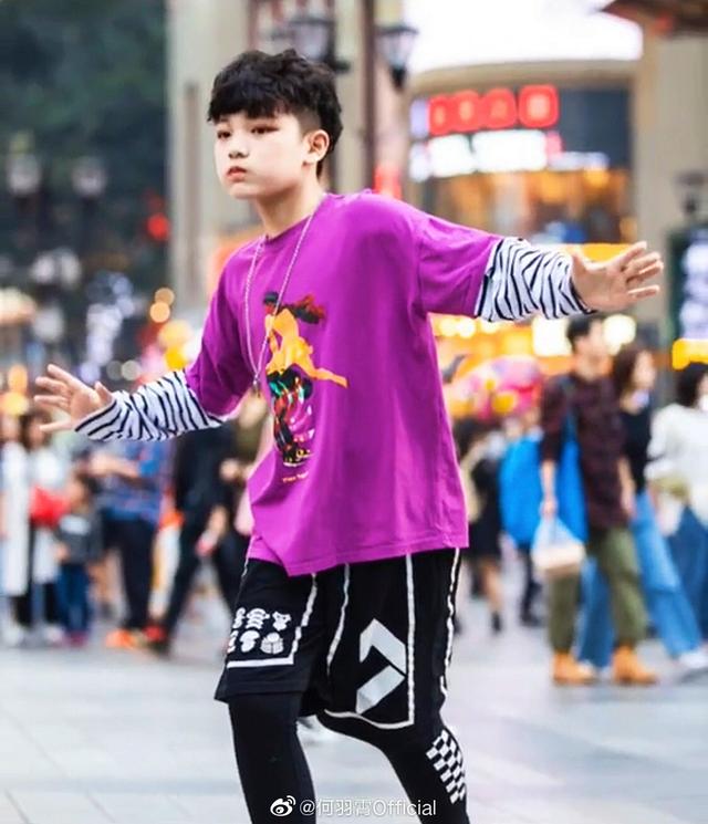 演完少年南辰王，又在《驭鲛记》演天君，这位童星还是个街舞高手