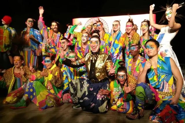 大卫·鲍伊、迈克尔·杰克逊、Lady Gaga为何都是这位时装设计师的粉丝?
