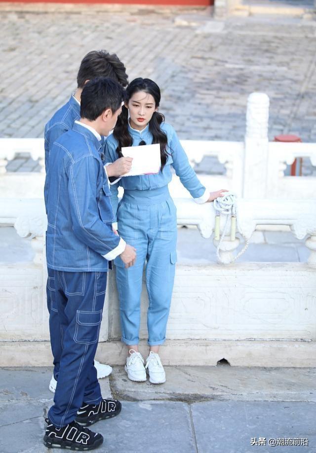 当166李沁撞上167杨幂,终于知道气质和身材哪个更重要了