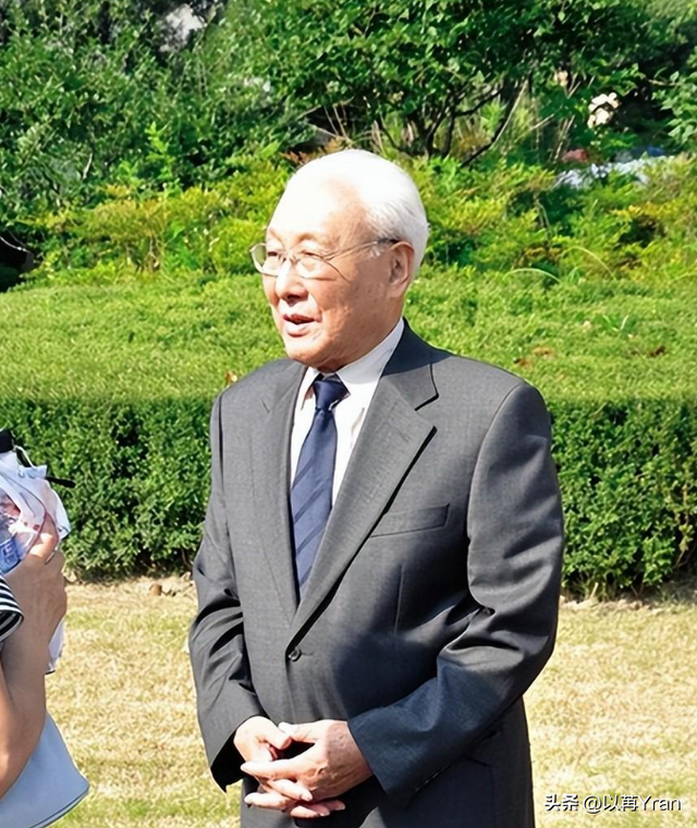 仲星火:被女儿赶出家门,遗憾去世多年后,遗孀的话让人泪目