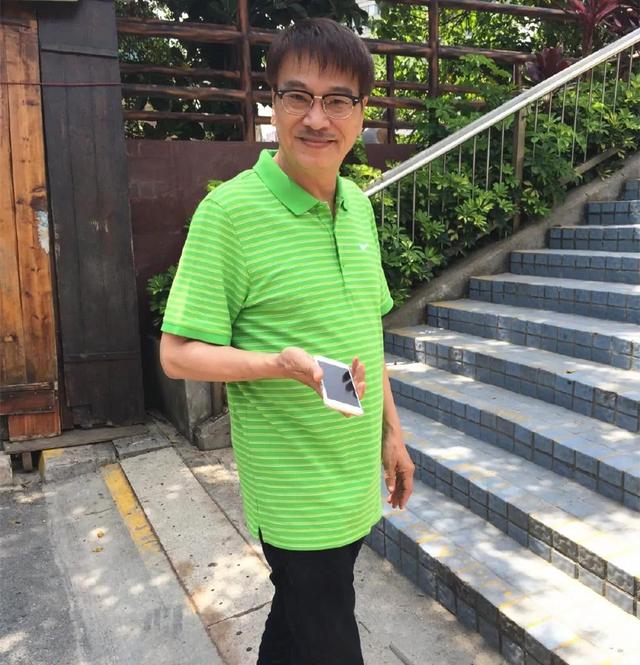 吴孟达生前责任心太强,三个家庭五个子女,为养家拼命拍戏
