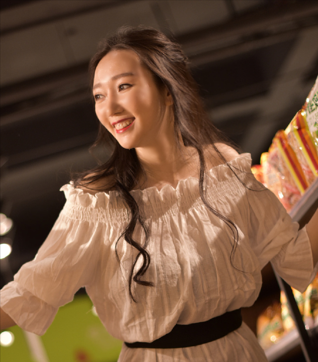 贾玲39岁仍未婚,背后有3个绯闻男友