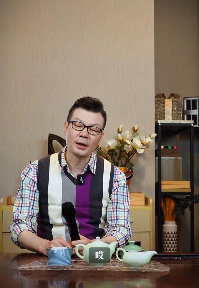 超级大赢家主持人重聚,李彬术后浮肿,王馨悦老了,郭德纲没来