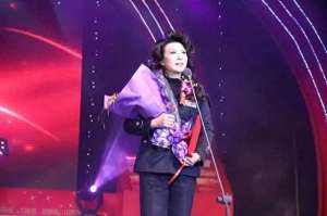 戴娜(权色交易，陪睡上位，她压根不沾边，简直是娱圈的一股清流)