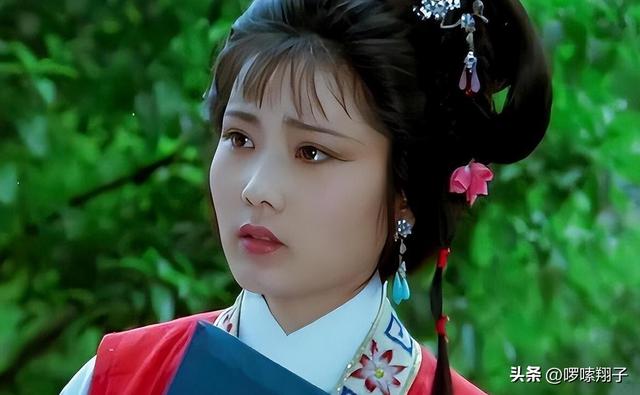 何赛飞:25岁嫁老师的儿子,婚后10年选择做丁克,如今终苦尽甘来
