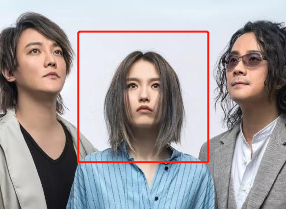 詹雯婷心酸史:从“飞儿主唱”到“被踢出局”,她经历了什么?