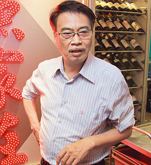 吴孟达生前责任心太强,三个家庭五个子女,为养家拼命拍戏
