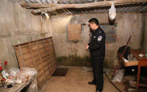 2013年一女童失踪,母亲同事家多出2000斤土,警方调查后迅速破案