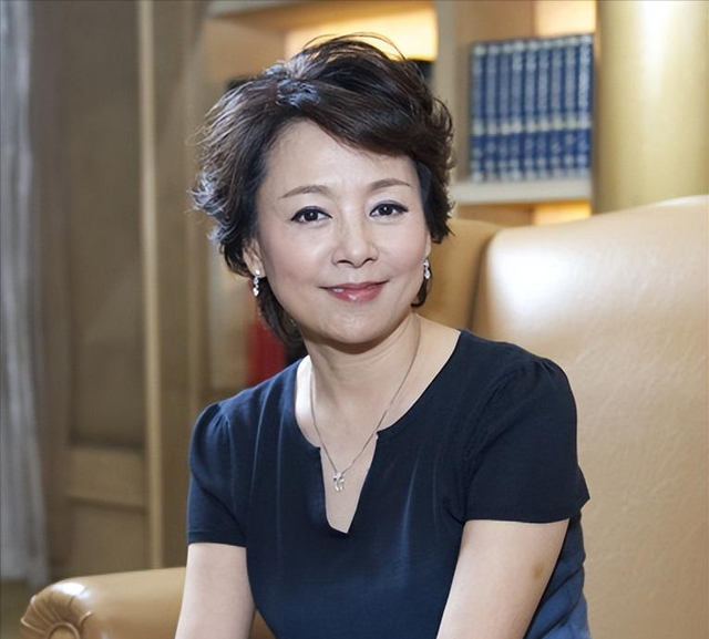68岁无儿无女,至今未再婚的张瑜,与74岁前夫张建亚处境大不相同
