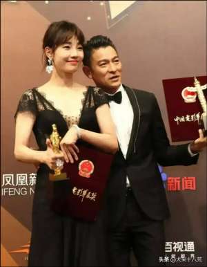 刘德华真实身高(身高171的白百何，和身高174的刘德华同台，对比不要太强烈)