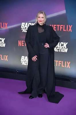 迪亚茨(从零演技小模特到身价14亿的国际女星，卡梅隆·迪亚兹的传奇蜕变)