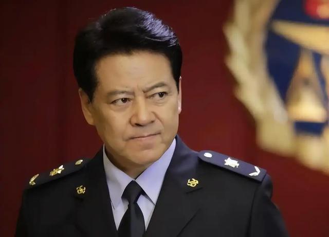 著名演员颜世魁:一生苦难,68岁单身无子嗣,老母亲直言不敢老去