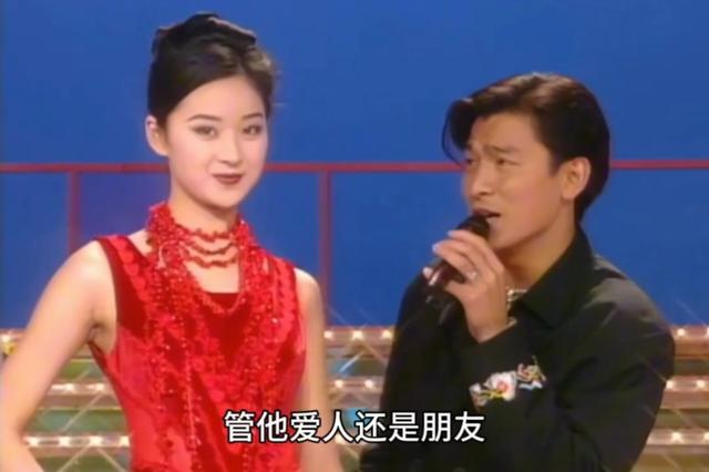 刘德华本人现身体育馆被偶遇,真实身高被质疑