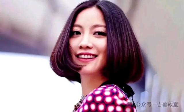 唐恬10首经典弹唱歌曲(附吉他谱)《孤勇者》《人世间》《如愿》