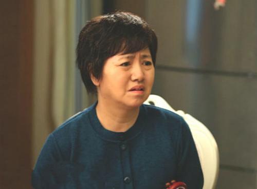 她是李幼斌的亲姐姐,国家一级演员,出道多年却拒绝与弟弟合作
