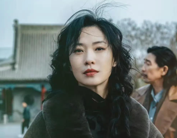 《漂白》王佳佳:演技十足,曾恋大27岁的名导,40岁已有夫有儿