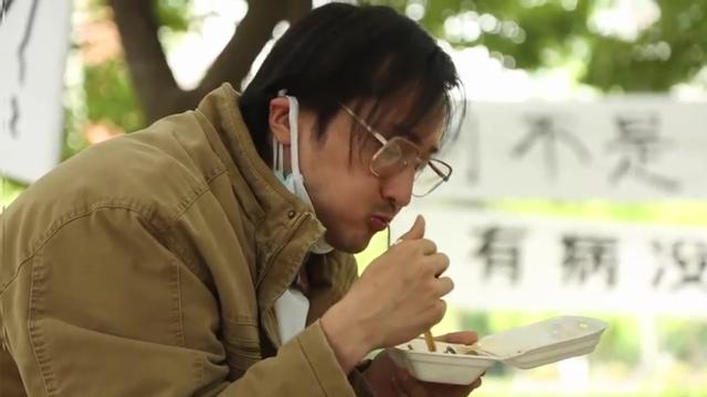 “娱圈勇士”王传君:拒绝宋丹丹得罪王家卫,徐峥放话不与他合作