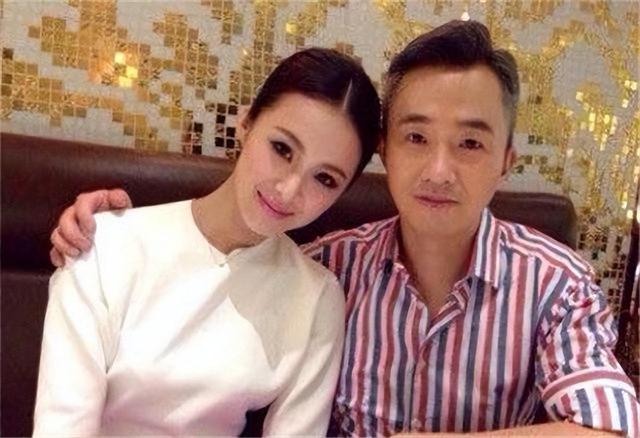 知名主持人程雷:身患肝炎娶小18岁娇妻,发病后妻子辞掉工作相陪