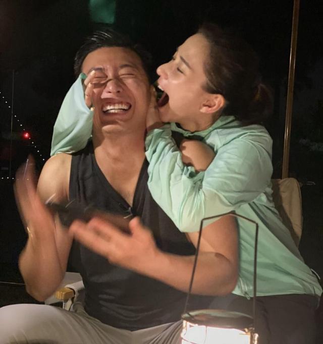 何超莲为窦骁庆生!晒照搂住男友甜蜜十足,两人曾称已进试婚阶段