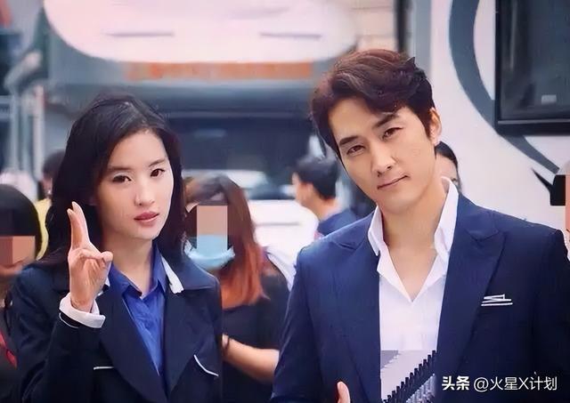 刘亦菲被曝深夜与开豪车帅哥会面,三小时才分开,男方正脸照流出
