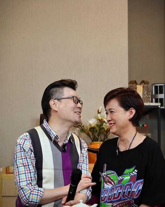 超级大赢家主持人重聚,李彬术后浮肿,王馨悦老了,郭德纲没来