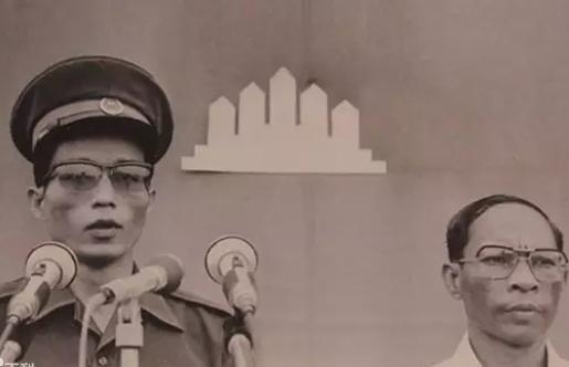 韩桑林本是洪森的上司,为什么韩桑林会让位给洪森?