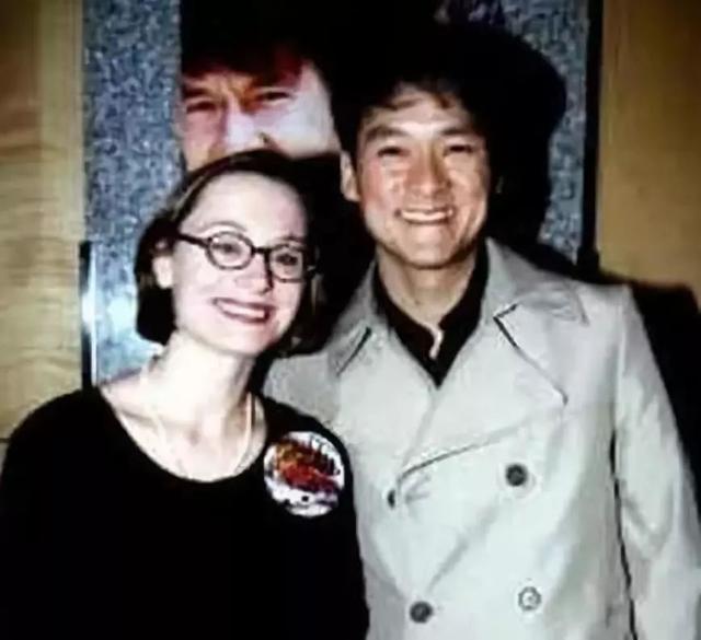 周华健：娶了美国妻子，结婚34年儿女双全，活成了人生赢家