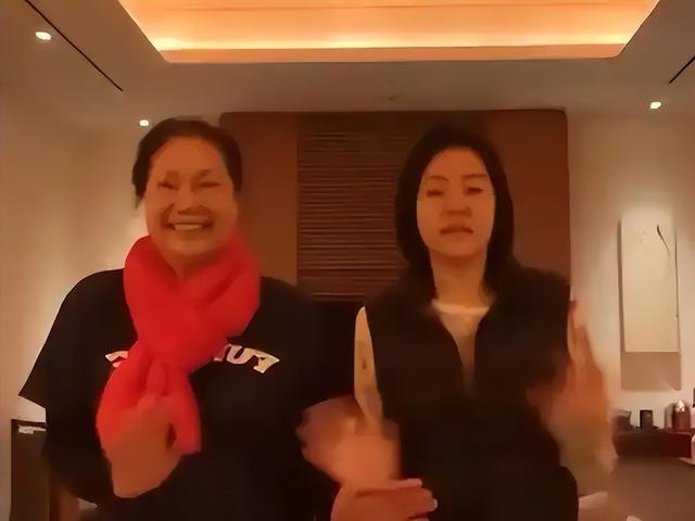 一波未平一波又起!大S母亲发文回应悲伤,却反遭网友怒怼假惺惺