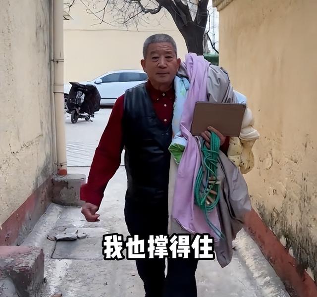 小天赐,终为父母的“众叛亲离”买了单,年仅5岁活得不像小孩