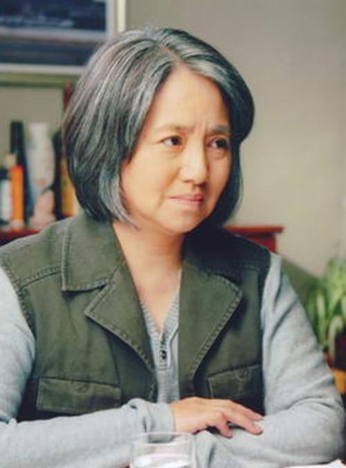 她是李幼斌的亲姐姐,国家一级演员,出道多年却拒绝与弟弟合作