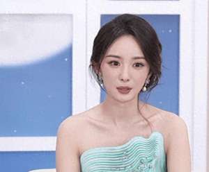 杨幂和杨颖(当杨颖和杨幂同穿中式绿袍,才发现演艺圈时尚圈的差别看气质)