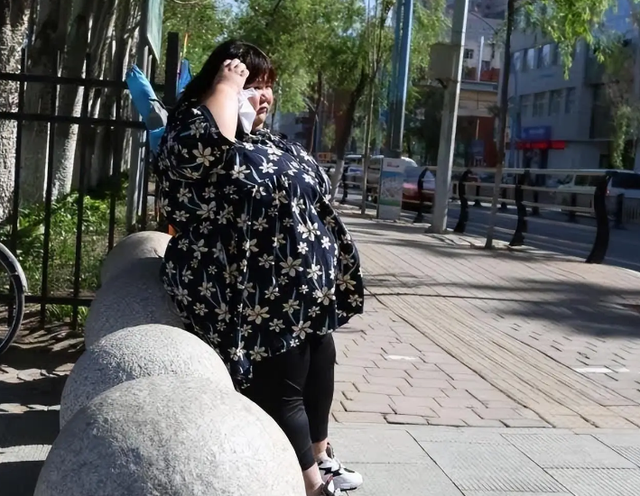 台州一枝花婚后被喂到330斤,过上摆烂生活,丈夫:我不准她减肥