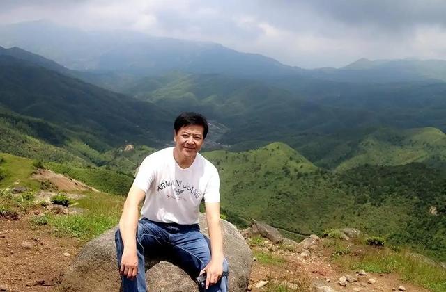 著名演员颜世魁:一生苦难,68岁单身无子嗣,老母亲直言不敢老去