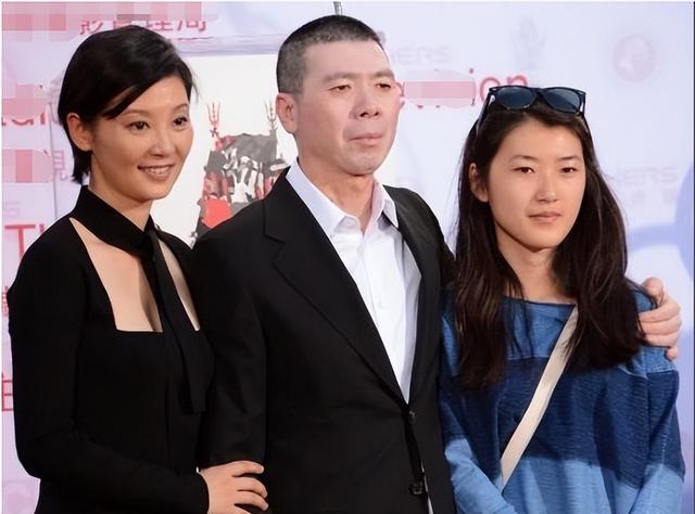 冯小刚离婚后,娶了美人徐帆,但他说愧对两个女人,自己不是东西