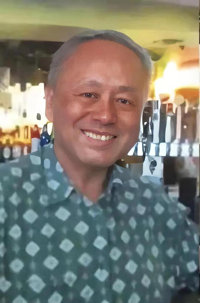 他曾是大学老师,赴美国买了12套房当包租公,最后却被捕入狱